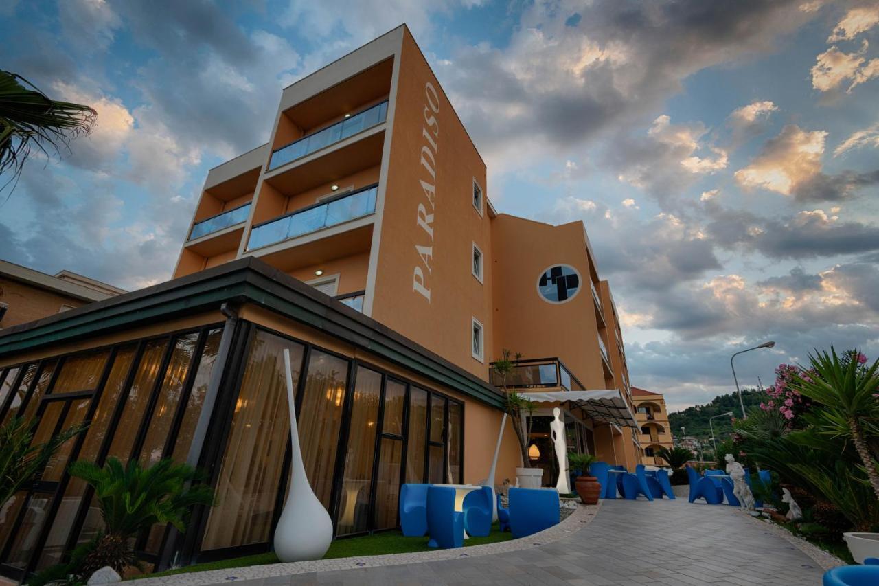 Hotel Paradiso غْروتّامّاري المظهر الخارجي الصورة